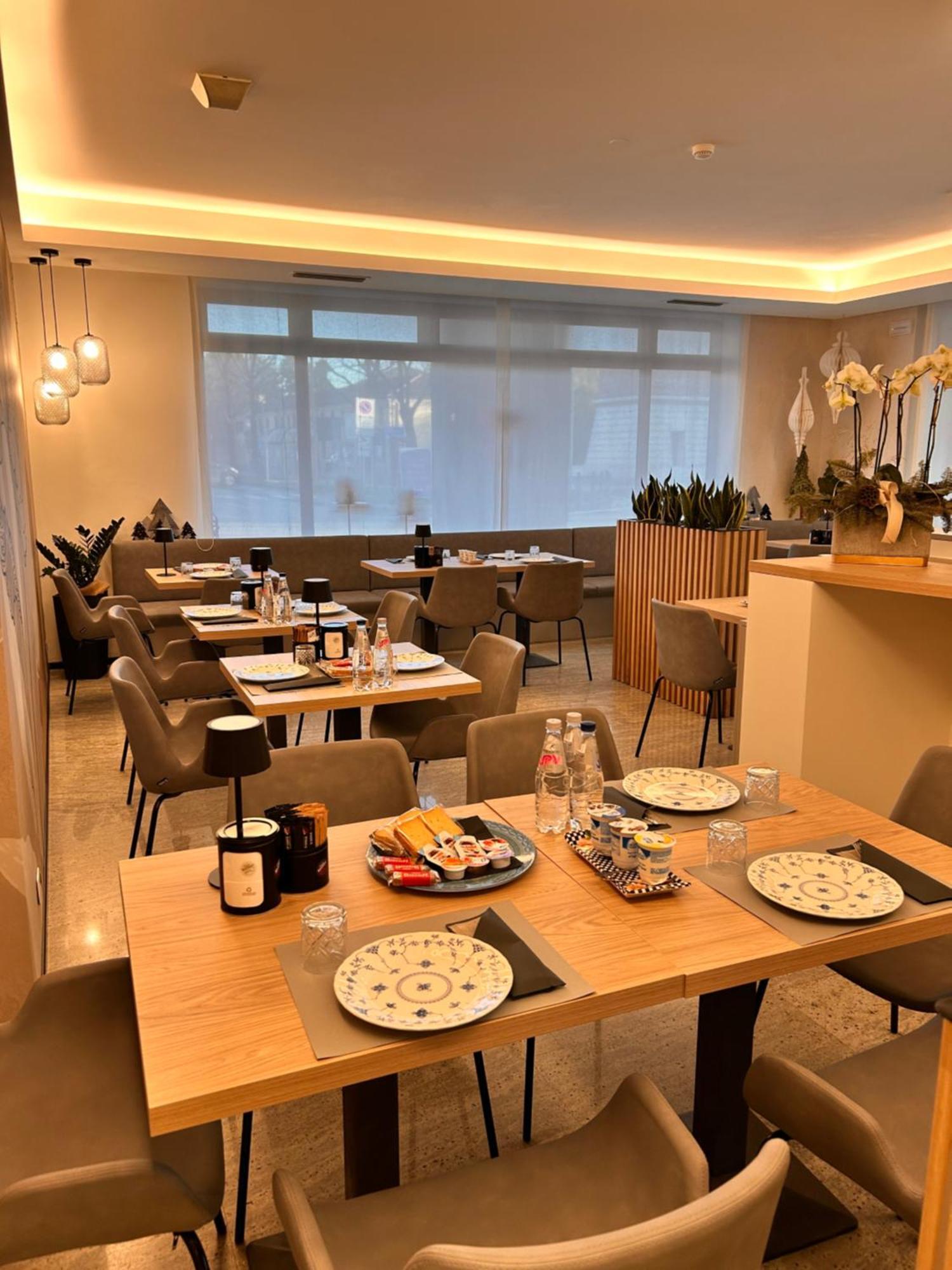 Hotel Centrale Resana 外观 照片